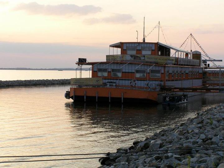 Hotel Kormoran Šamorín Dış mekan fotoğraf
